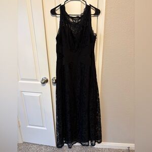 Chic Black Lace Maxi Dress
